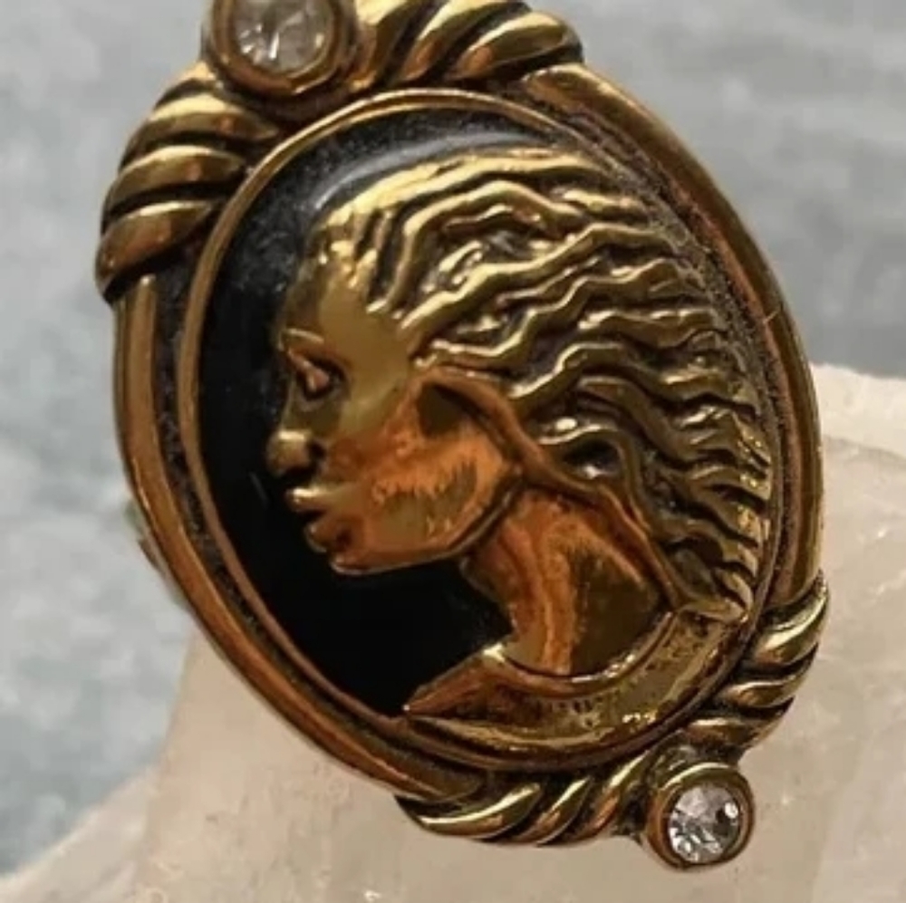 Coreen Simpson ring - Picture 3 of 7